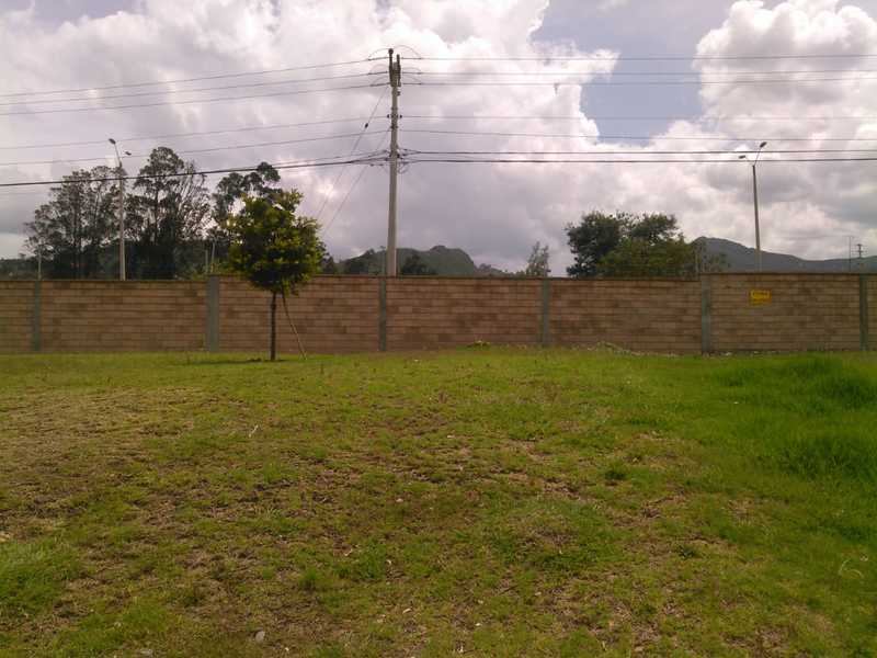 Terreno De Venta En Chaullabamba En Urbanización Privada (Código 863)