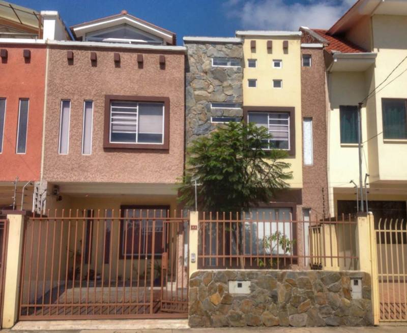 Bonita Casa En Venta Por Colegio Borja (Código 955)