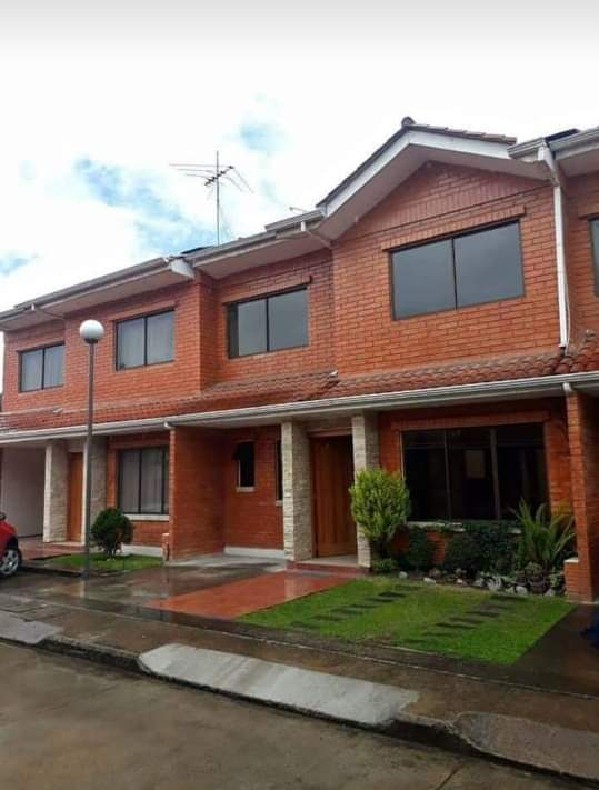 Linda Casa De Venta En Misicata (Código 973)