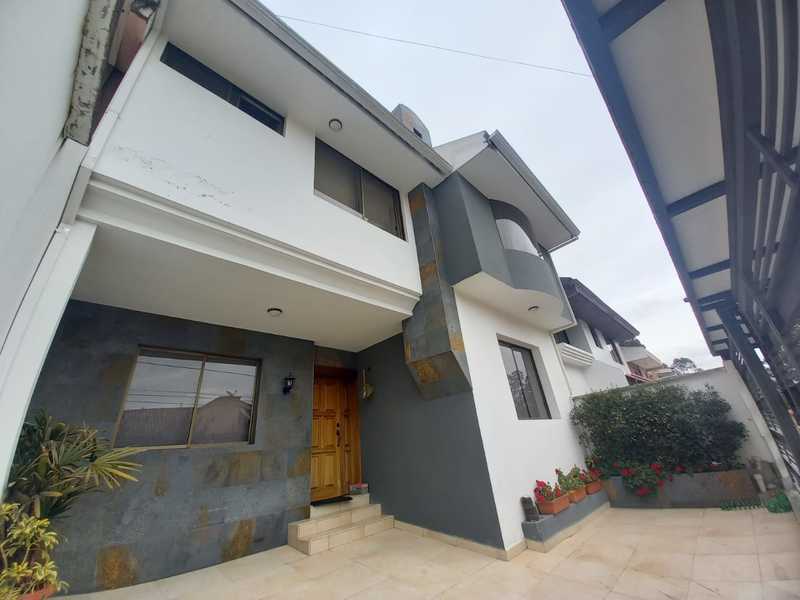 Casa De Venta Por Sector Vista Linda (Código 1070)