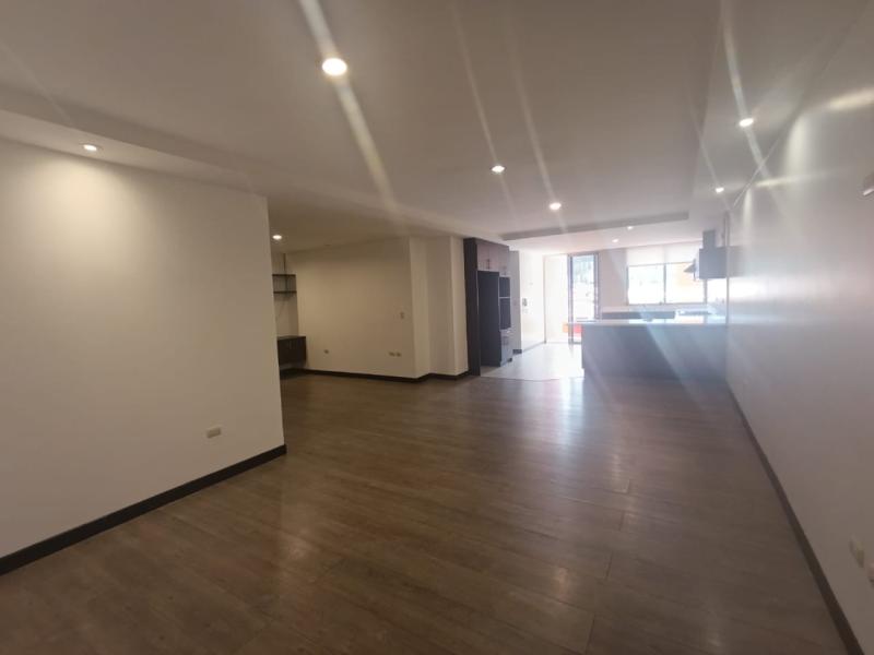 Departamento En Venta – Sector 1 De Mayo, Cuenca (Código 2021)